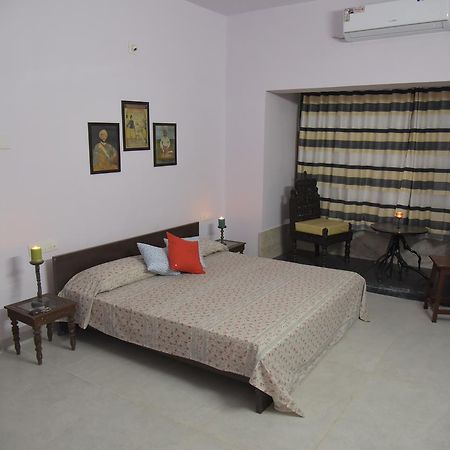 Mahavir Niwas Bed & Breakfast Удайпур Екстериор снимка